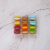 12 macarons
