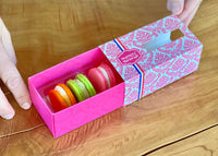 3 macarons box