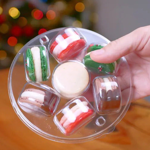 7 Christmas Macarons
