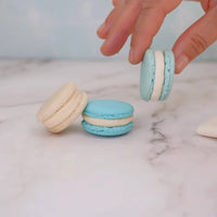 48 macarons