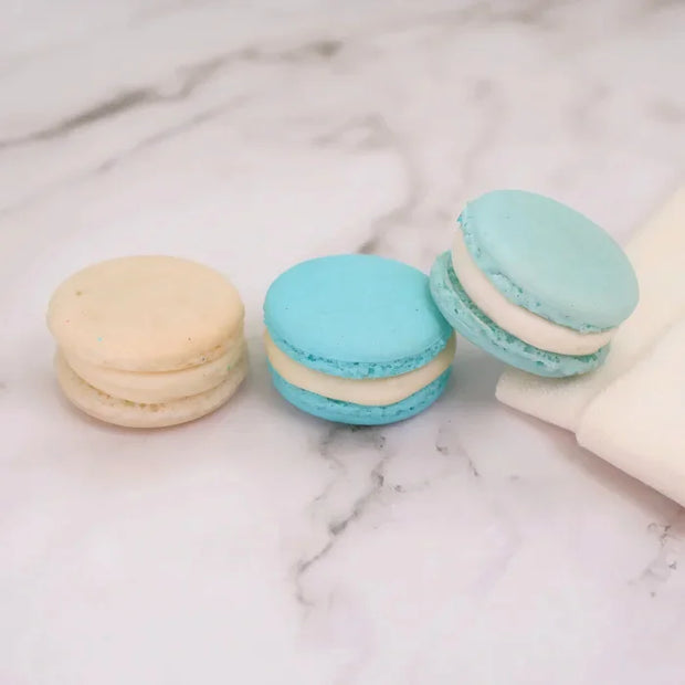 Blue macarons