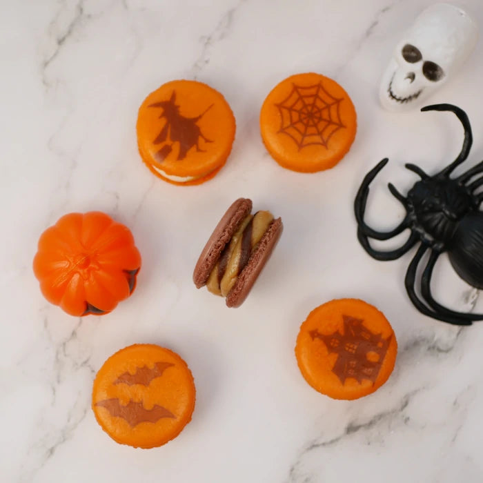 Halloween macarons