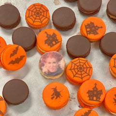 Halloween Macarons by Pastreez